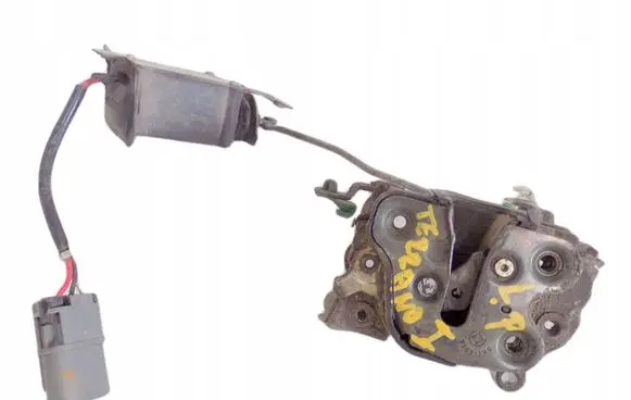 Nissan Terrano Front door lock 