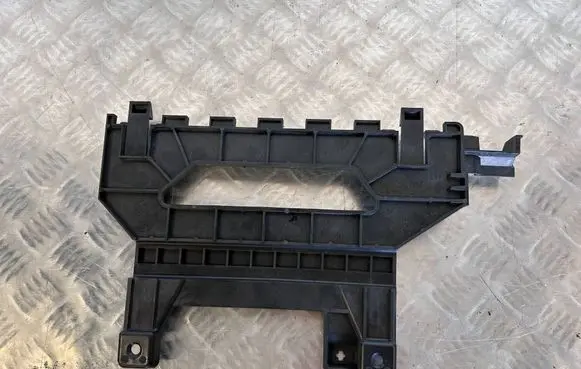 Battery bracket