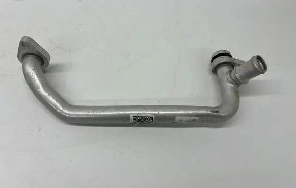 Audi A4 S4 B9 8W Engine coolant pipe/hose 06m121071e