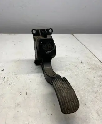 Mercedes-Benz Sprinter W906 Accelerator throttle pedal A9063000404 A0280755023