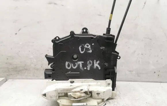 Mitsubishi Outlander Front door lock