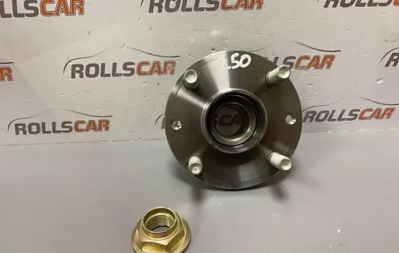Mazda 323 F Rear wheel hub spindle/knuckle 713615510