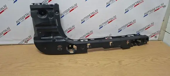 Rear bumper mounting bracket
