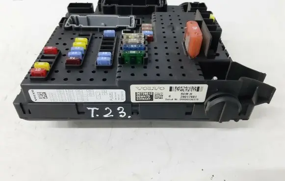 Volvo V70 Fuse module 30728512
