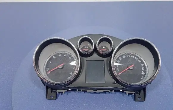 Opel Zafira C Speedometer (instrument cluster) 13460584