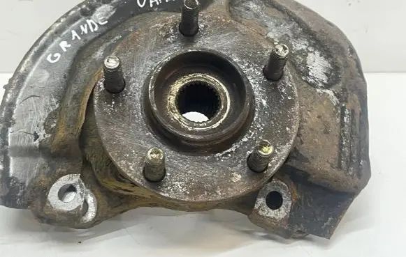 Mitsubishi Grandis Front wheel hub