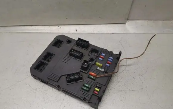 Citroen C3 Pluriel Fuse module