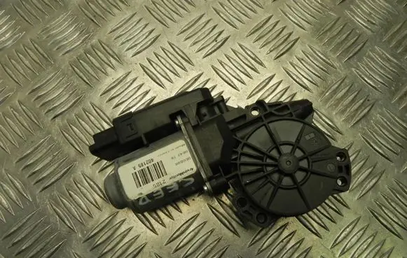 KIA Ceed Front door window regulator motor 402185A Z1027