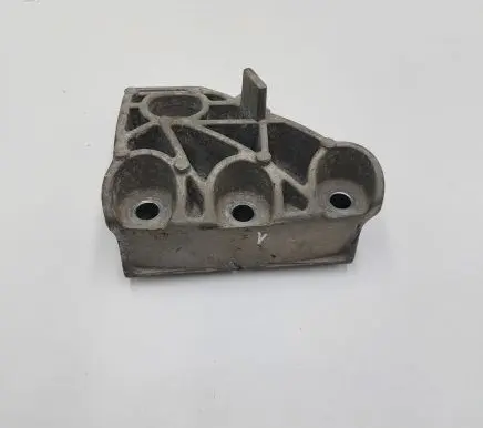 Mini Cooper Countryman R60 Engine mounting bracket