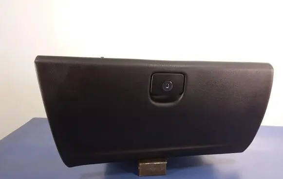 Peugeot 407 Glove box