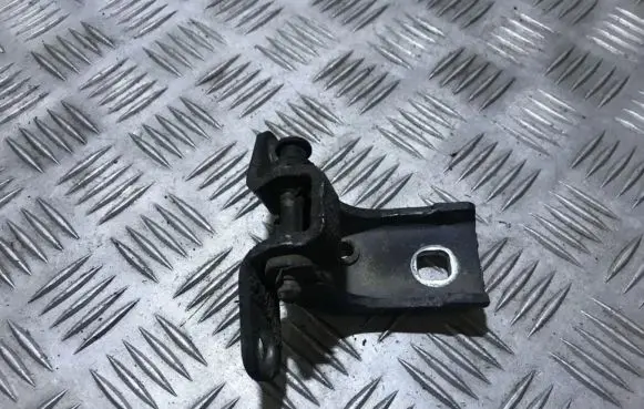 Ford Mondeo MK II Front door upper hinge