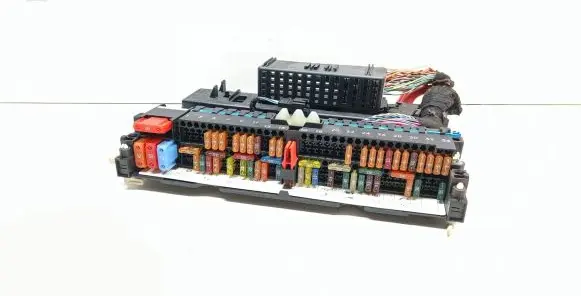 BMW X3 E83 Fuse module 8364542 8387153