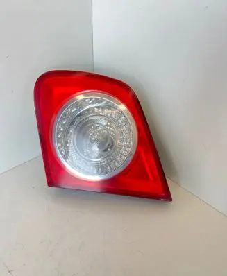 Volkswagen Jetta V Tailgate rear/tail lights 1K5945094