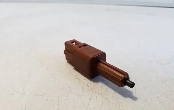 Nissan Navara D23 Brake pedal sensor switch 21318