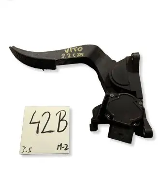 Mercedes-Benz Vito Viano W638 Accelerator throttle pedal A9013000404