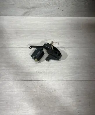 BMW 5 E39 Tailgate/trunk/boot lock/catch/latch 8384069