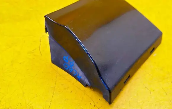 Volvo XC60 Fender mounting bracket 32216698 AEF31 RFE3