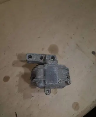 Volkswagen Golf Plus Engine mount bracket 1K0199242