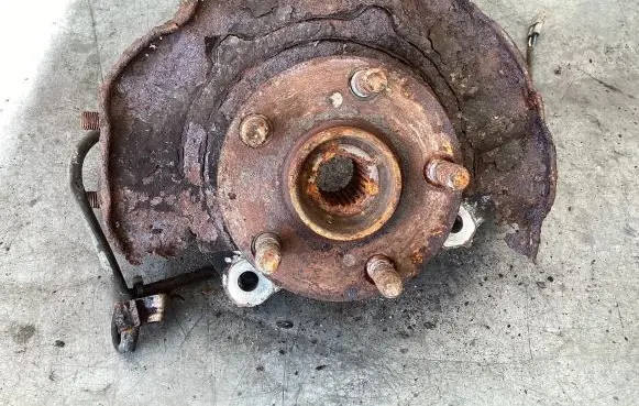 Front wheel hub