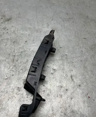 Renault Koleos II Fender mounting bracket 622207868R