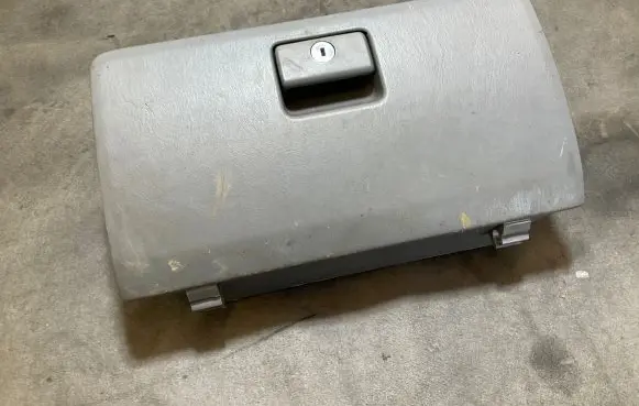 Toyota Hilux (AN10, AN20, AN30) Glove box set 
