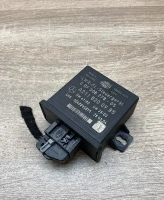 Mercedes-Benz E W211 Light module LCM A2118200985 5DF008278