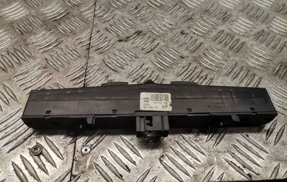 Opel Astra H Hazard light switch 13100105
