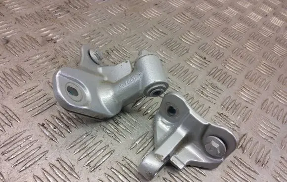 Mercedes-Benz A W176 Front door hinges set a046572