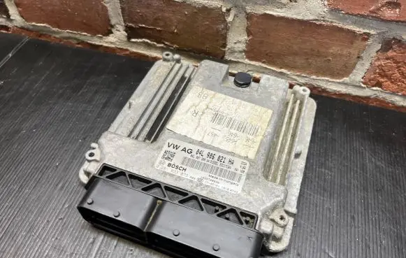 Audi A6 S6 C7 4G Engine control unit/module 04L906021HA 0281033073