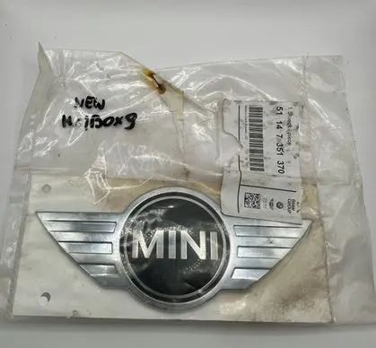 Mini Clubman F54 Manufacturers badge/model letters 51147351370