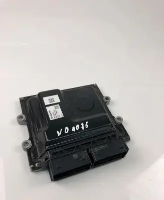 Volvo S90, V90 Engine control unit/module 32242005