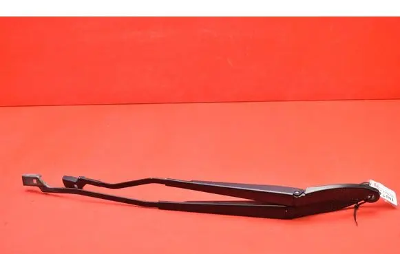 Front wiper blade arm