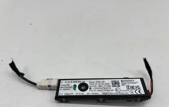 Mercedes-Benz CLA C118 X118 Aerial antenna amplifier A2139056800