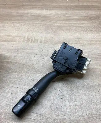 Toyota Avensis T250 Indicator stalk 8414005110 L93