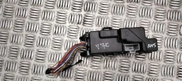 Volvo V70 Fuse module 13800159
