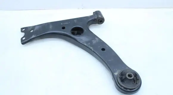 Toyota Avensis T250 Front lower control arm/wishbone BE09L