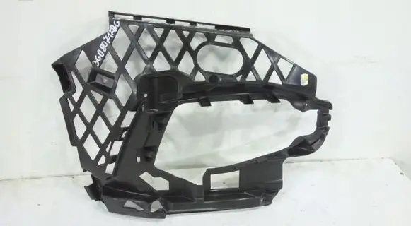 Volkswagen PASSAT B8 Front bumper mounting bracket 3G0807178G