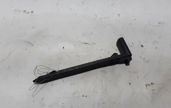 Headlight/headlamp mounting bracket