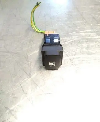 Citroen C4 I Picasso Fuel tank opening switch 96530658XT
