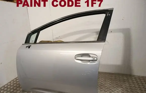Toyota Avensis T270 Front door 