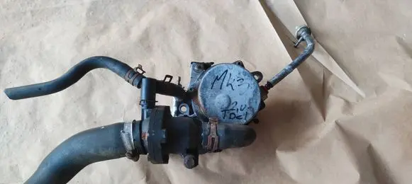 Ford Mondeo Mk III Vacuum pump