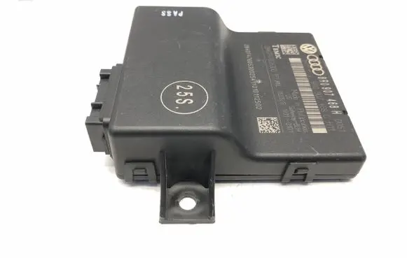 Audi A4 S4 B8 8K Gateway control module 8R0907468C 8R0907468H