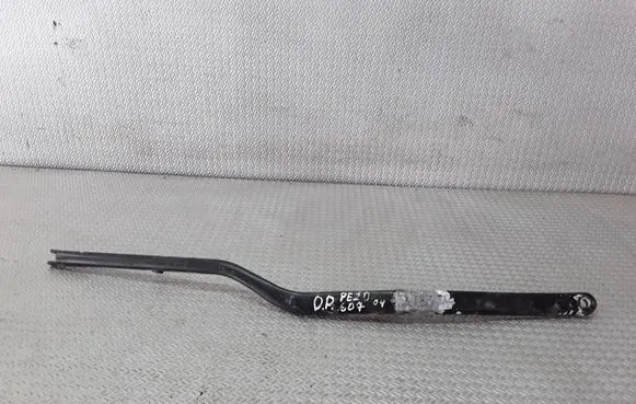 Peugeot 607 Front wiper blade arm