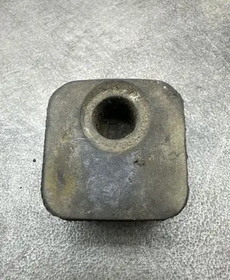 Audi A4 S4 B5 8D Radiator mount bracket 8D0121275 PX0419499