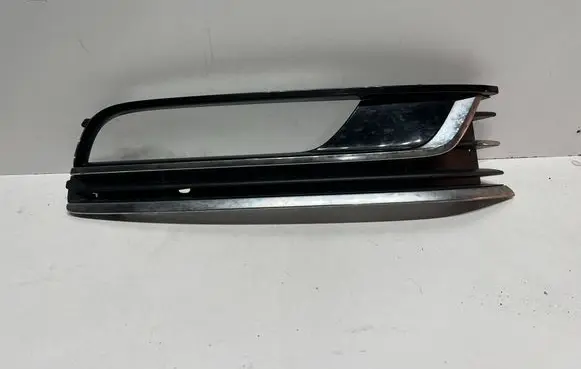 Volkswagen PASSAT B7 Front fog light trim/grill 3AA853666A