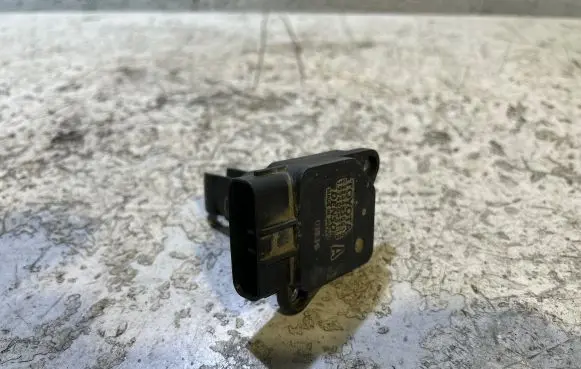 Toyota Yaris Mass air flow meter 2220430010
