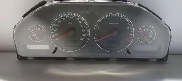 Volvo V70 Speedometer (instrument cluster) 8602764 69294730T 8673262