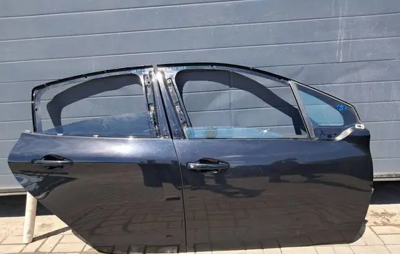 Peugeot 208 I Front door