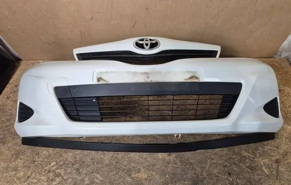 Toyota Yaris Front bumper