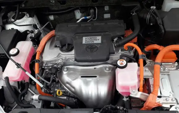 Toyota RAV 4 (XA40) Engine